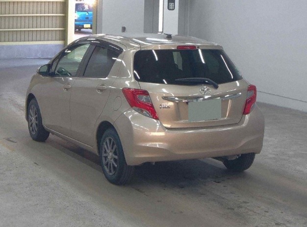 Car image 3